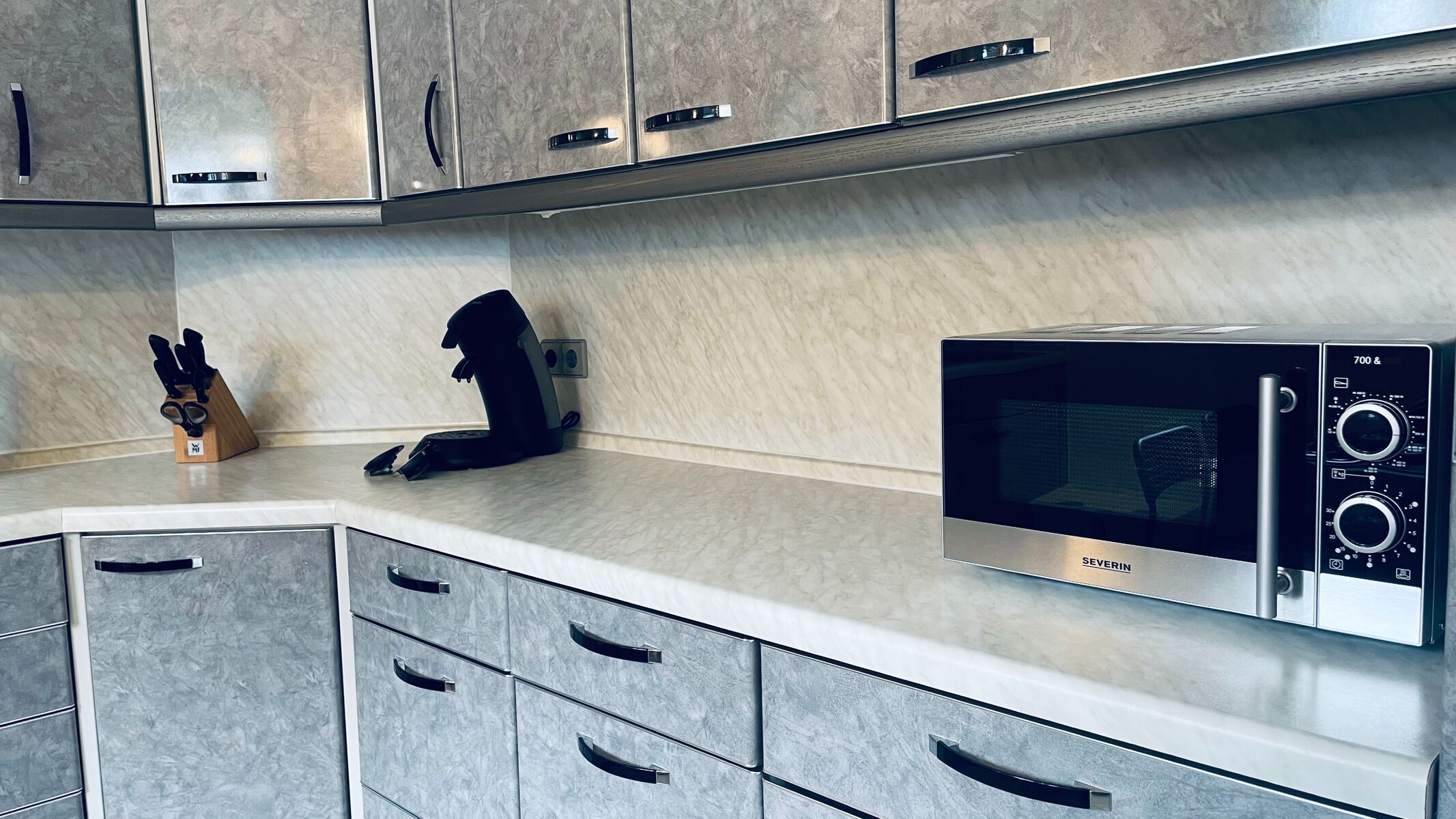 Voll ausgestattete Küche