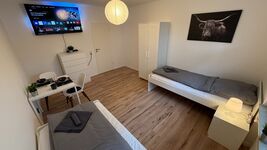 Große Wohnungen mit Balkon und Parkplatz für bis zu 16 Personen Bild 7