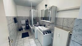 Große Wohnungen mit Balkon und Parkplatz für bis zu 16 Personen Bild 8