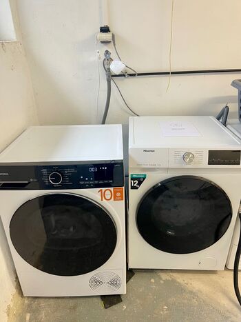 Waschmaschine und Trockner