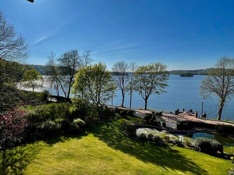 Diekseepromenade direkt vorm Haus