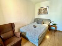 5 Zimmer Apartment mit 2 Badezimmern für 9 Personen Bild 2