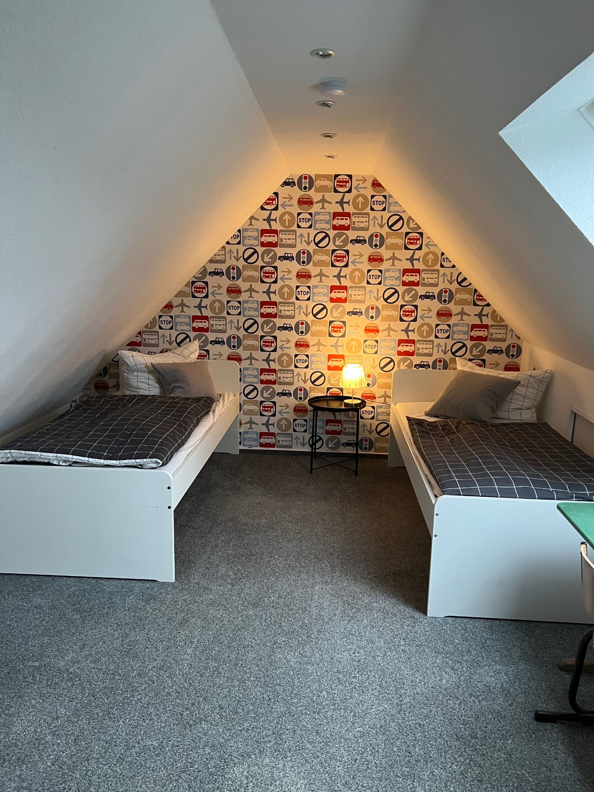 Schlafzimmer mit Einzelbetten - Dachgeschoss 