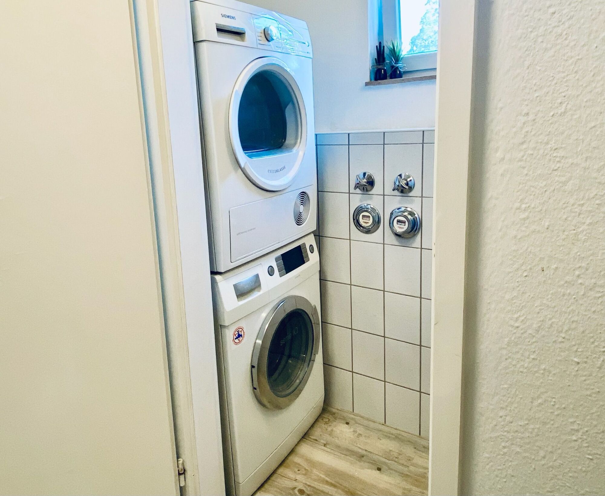Waschmaschine, Trockner, Toilette extra