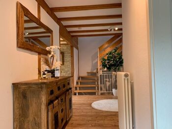 Haus mit Panoramablick Bild 1
