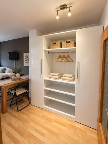 Kleiderschrank