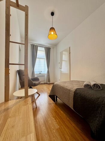 Schlafzimmer 2