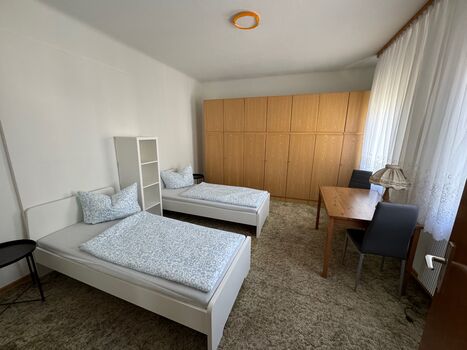 3x3 Zimmer Wohnungen in Esslingen am Neckar/Stuttgart (Haus) Bild 2