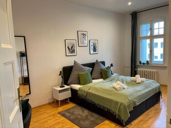 Schlafzimmer 1 