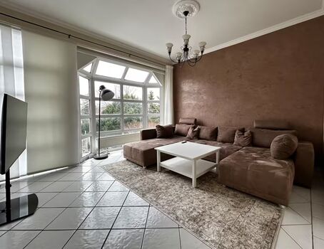 Ferienhaus mit Parkplatz, Terrasse und Stadtnähe Bild 1