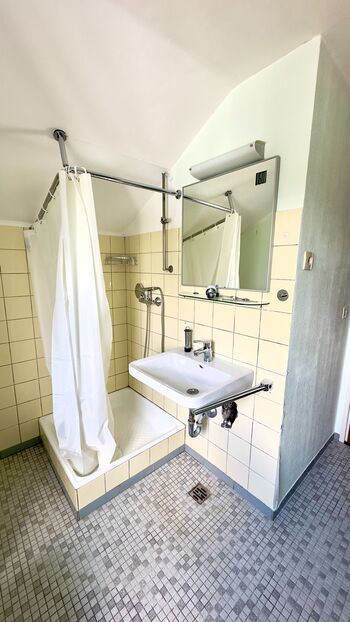 4 Bett Appartment mit Balkon fussnah zum Rhein Picture 3