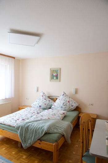 Zimmer 3 - Dreibettzimmer mit Doppel und Einzelbett