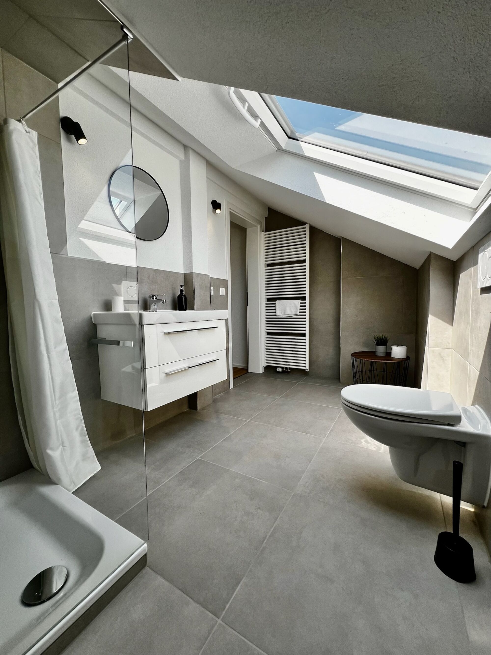 Apartment 1 Bathroom