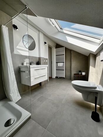 Apartment 1 Bathroom