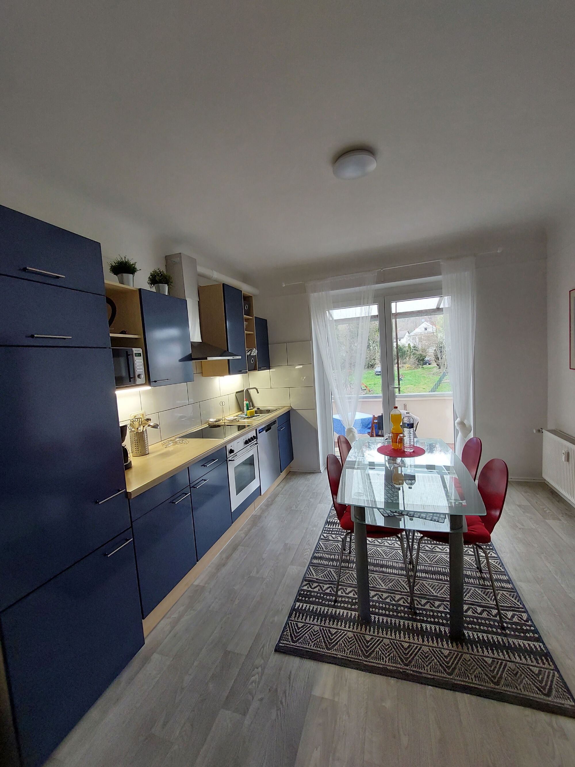 Küche inklusive Essplatz