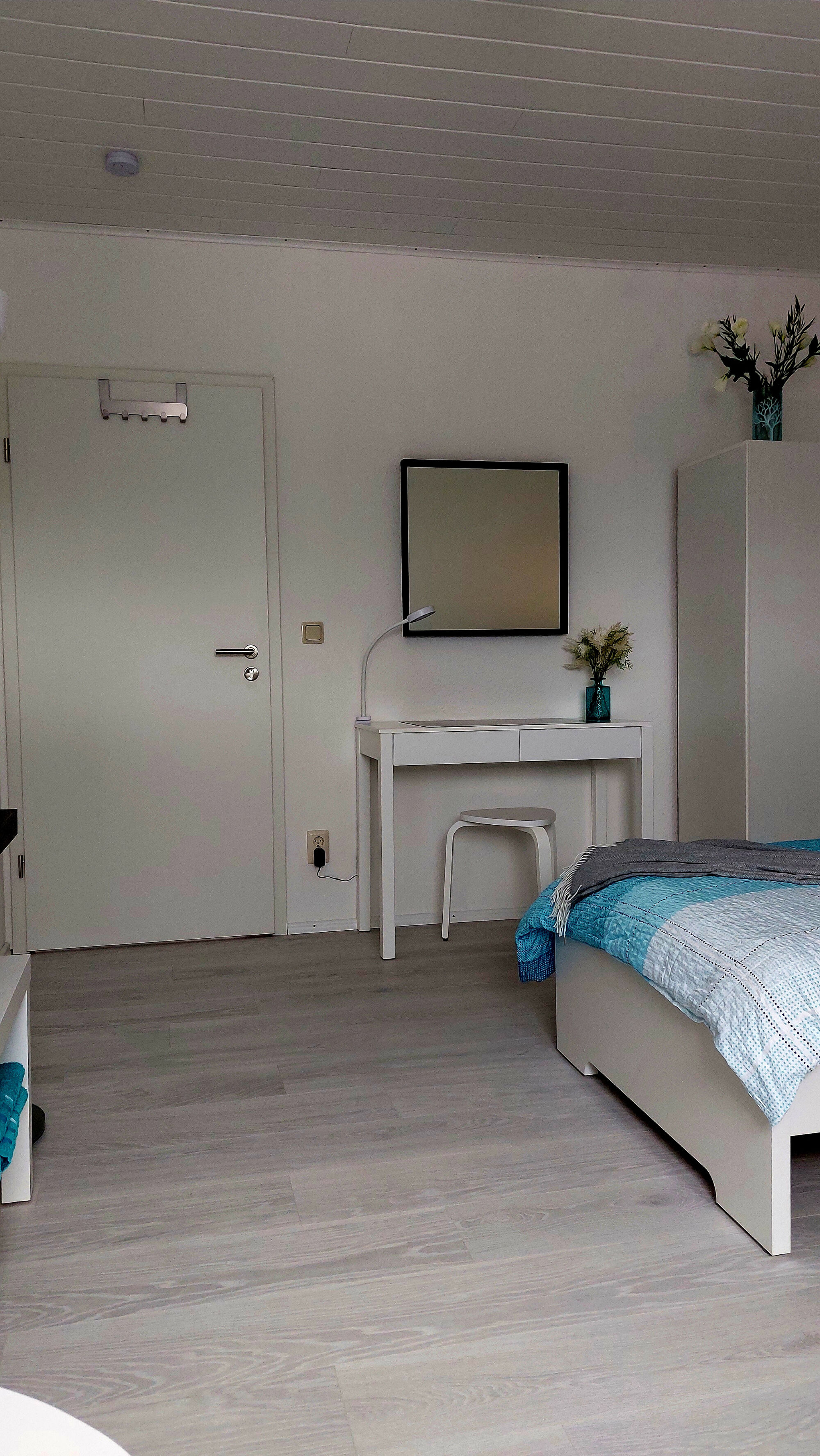 Praktischer Schreibtisch