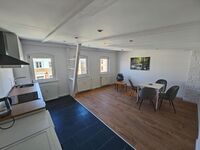 Neu saniertes Penthouse Apartment mit offener Wohnküche Picture 2