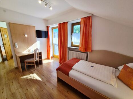 Einzelzimmer mit Balkon