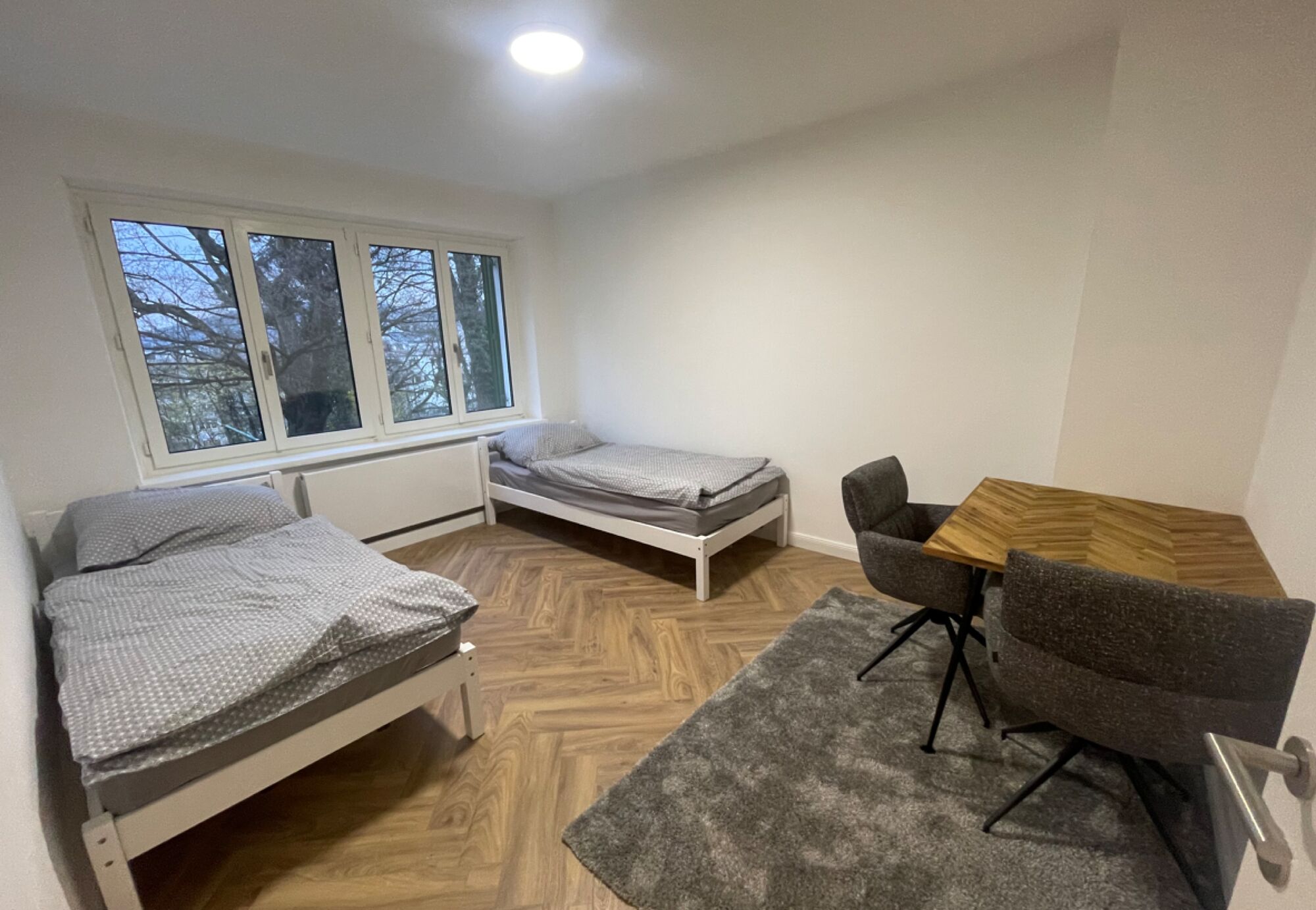 Schlafzimmer 1