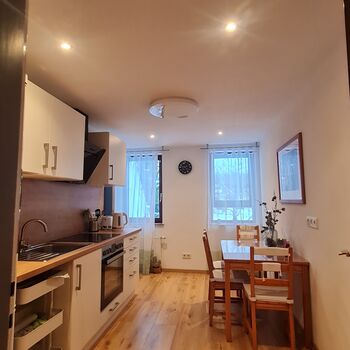 Schönes Ferienhaus mit Balkon und Terrasse in ruhiger Lage
