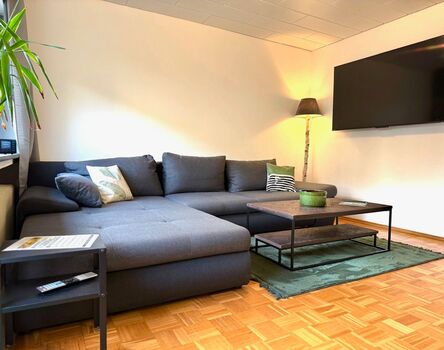GRÜN - Appartement mit 2 Schlafzimmern - 65 Zoll TV - Balkon Foto 2