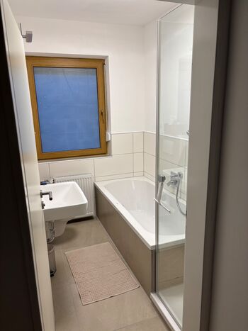 Voll Möblierte 4 Zimmer Wohnung Bild 3