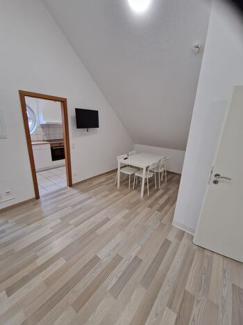 Essecke mit Fernseher