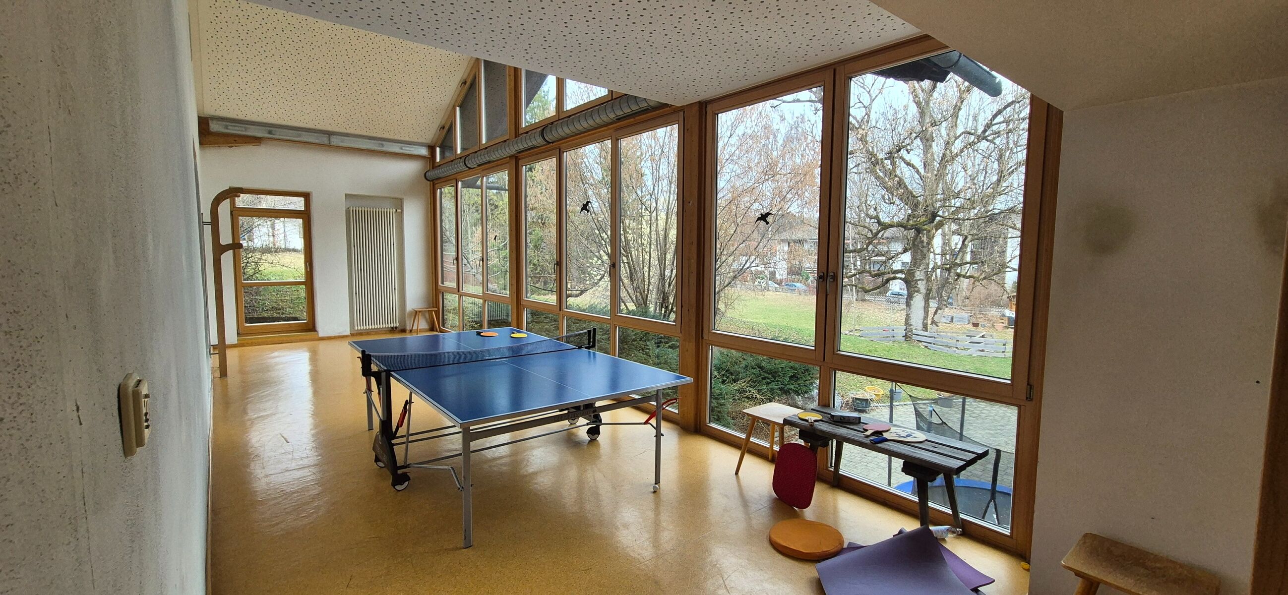 Tischtennis, Fitnessraum