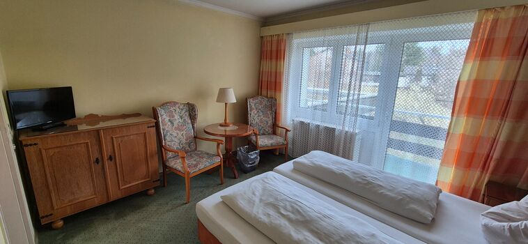 Doppelzimmer mit Sessel