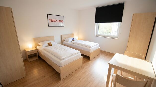 GK50 / TOMASZ-LIVING in SIMMERATH - Parkplatz und WLAN Bild 1