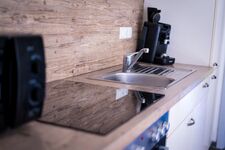 kleines Apartment mit Doppelbett oder zwei Betten Bild 15