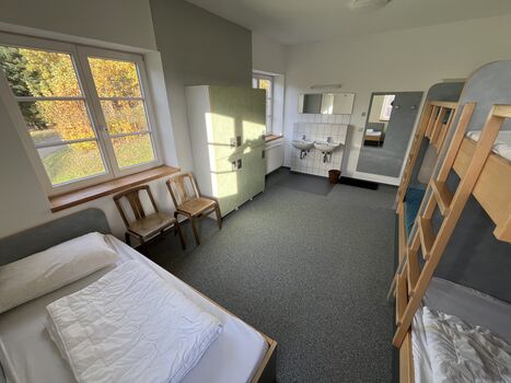 Berghaus über dem See - Hostel Bild 3