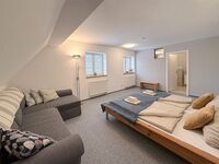 Berghaus über dem See - Herberge im Hoff Schawernack Bild 1