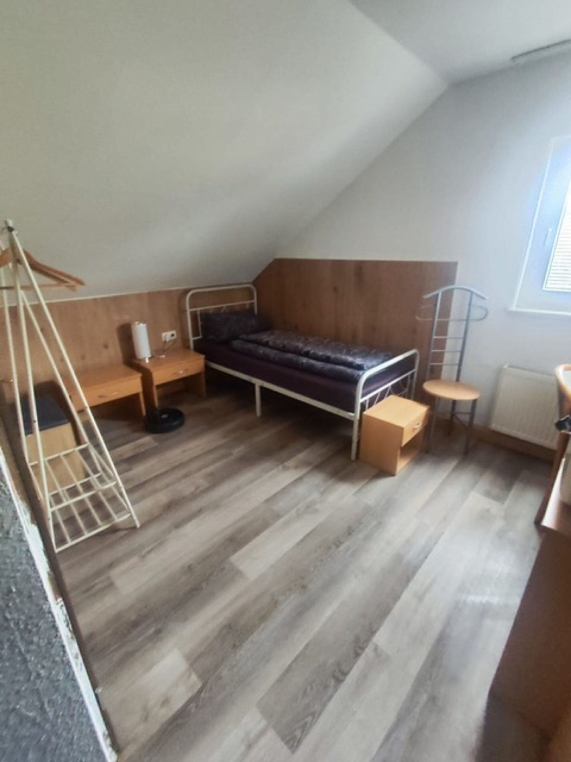 Einzelzimmer mit Bad ( Nr. 8)