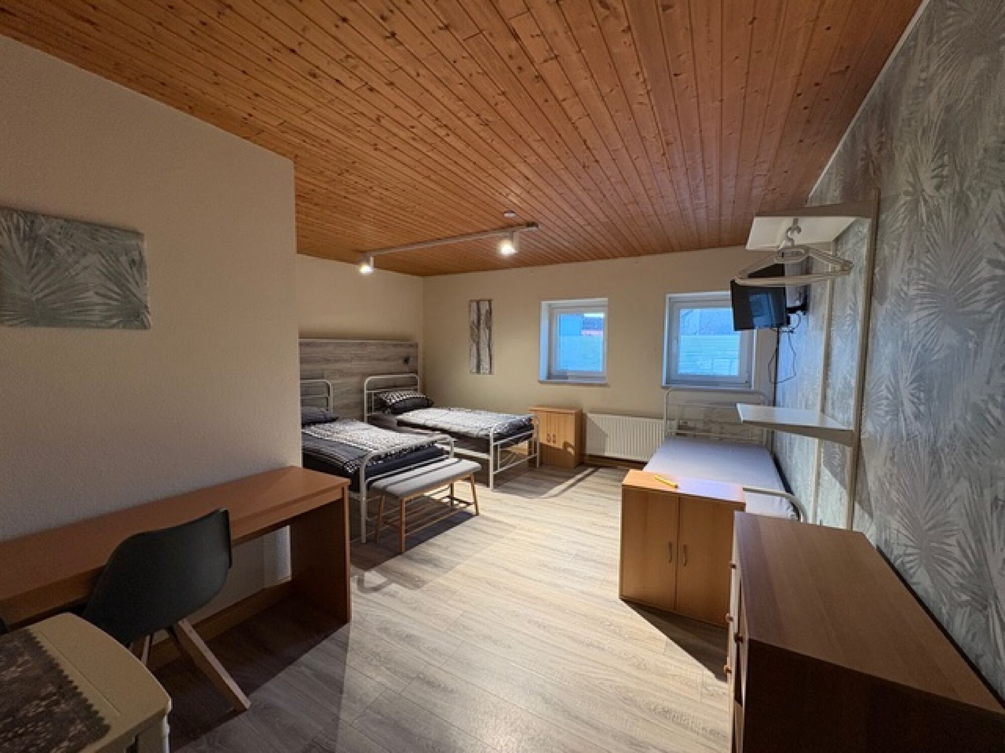 großes 3 Bett Zimmer mit Bad (Nr.3)