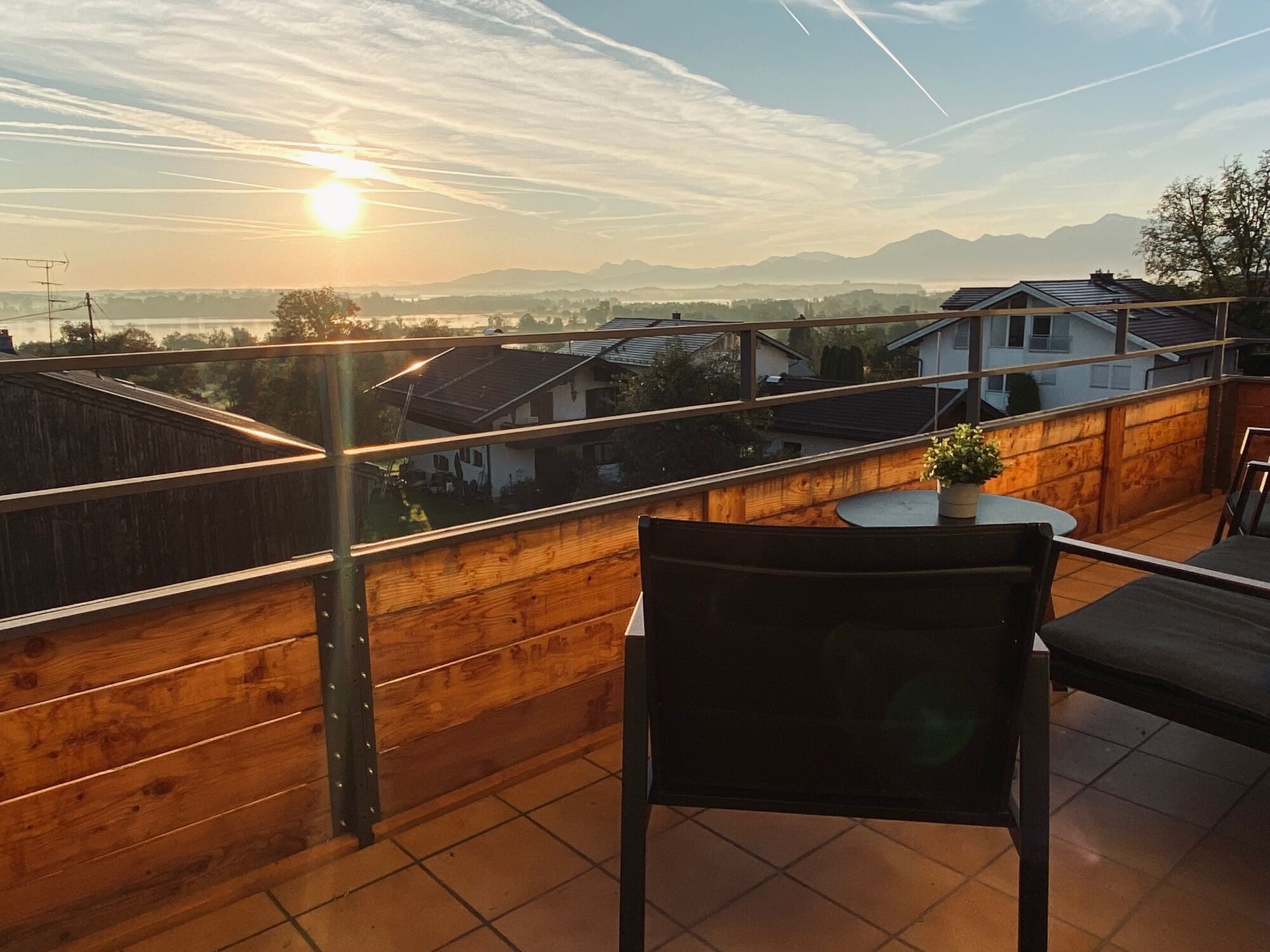 Blick auf den Chiemsee und die Alpen