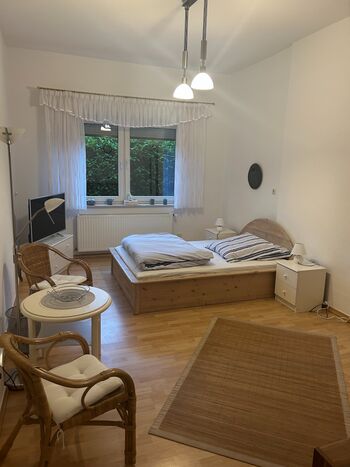 Schlafzimmer 1