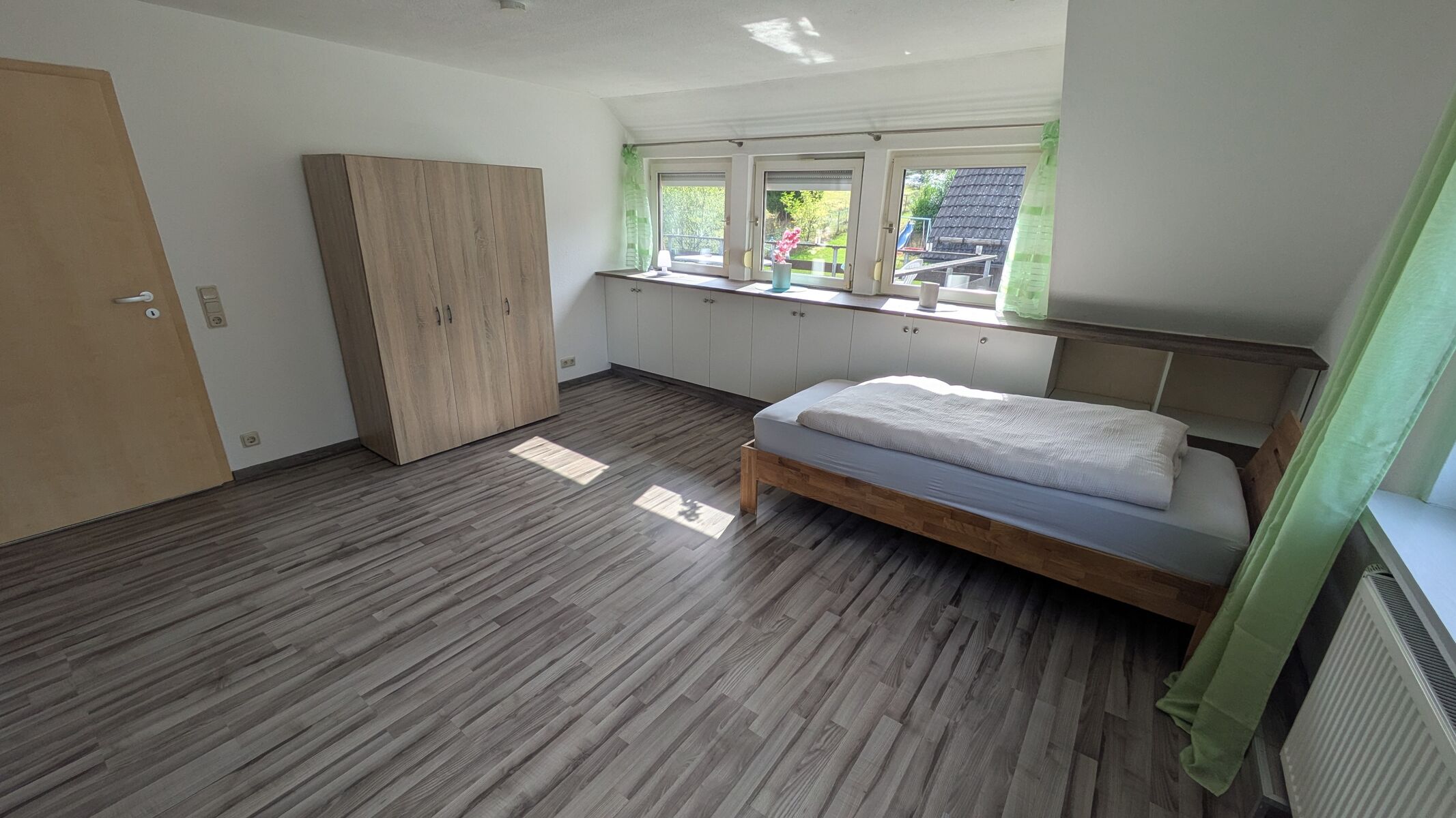 Großes Schlafzimmer
