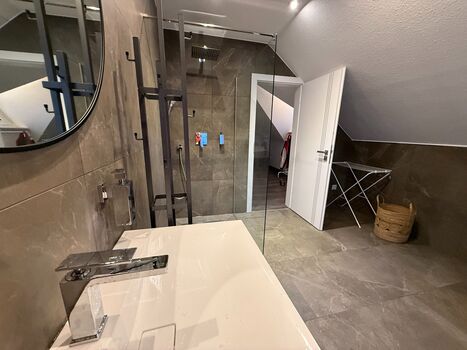 Modern House Bild 2