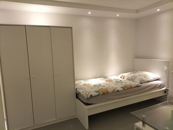 T-0 Mietangebote.Info bietet diese 2 Zi. Whg mit EBK, WLAN Bild 1