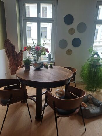 Esstisch im Wohnzimmer zur alleinigen Nutzung 