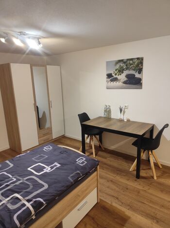 Schlafzimmer 1