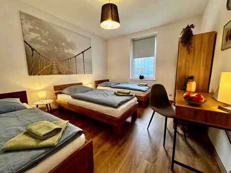Schlafzimmer 1