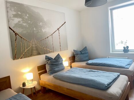 Schlafzimmer 1