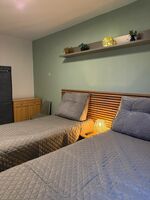 für 1-4 Personen, ab 6 Monate Mietdauer, alles neu. Zentral. Bild 4