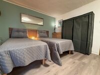 für 1-4 Personen, ab 6 Monate Mietdauer, alles neu. Zentral. Bild 8