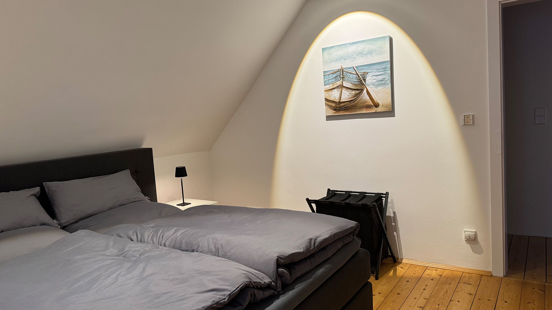 Schlafzimmer mit Boxspringbett 180x200cm