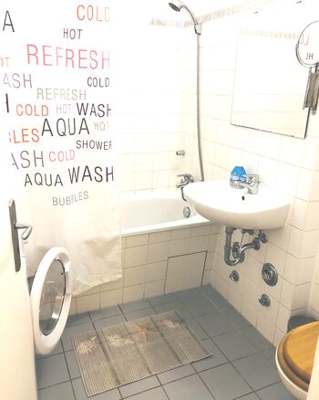 Badezimmer / Bathroom