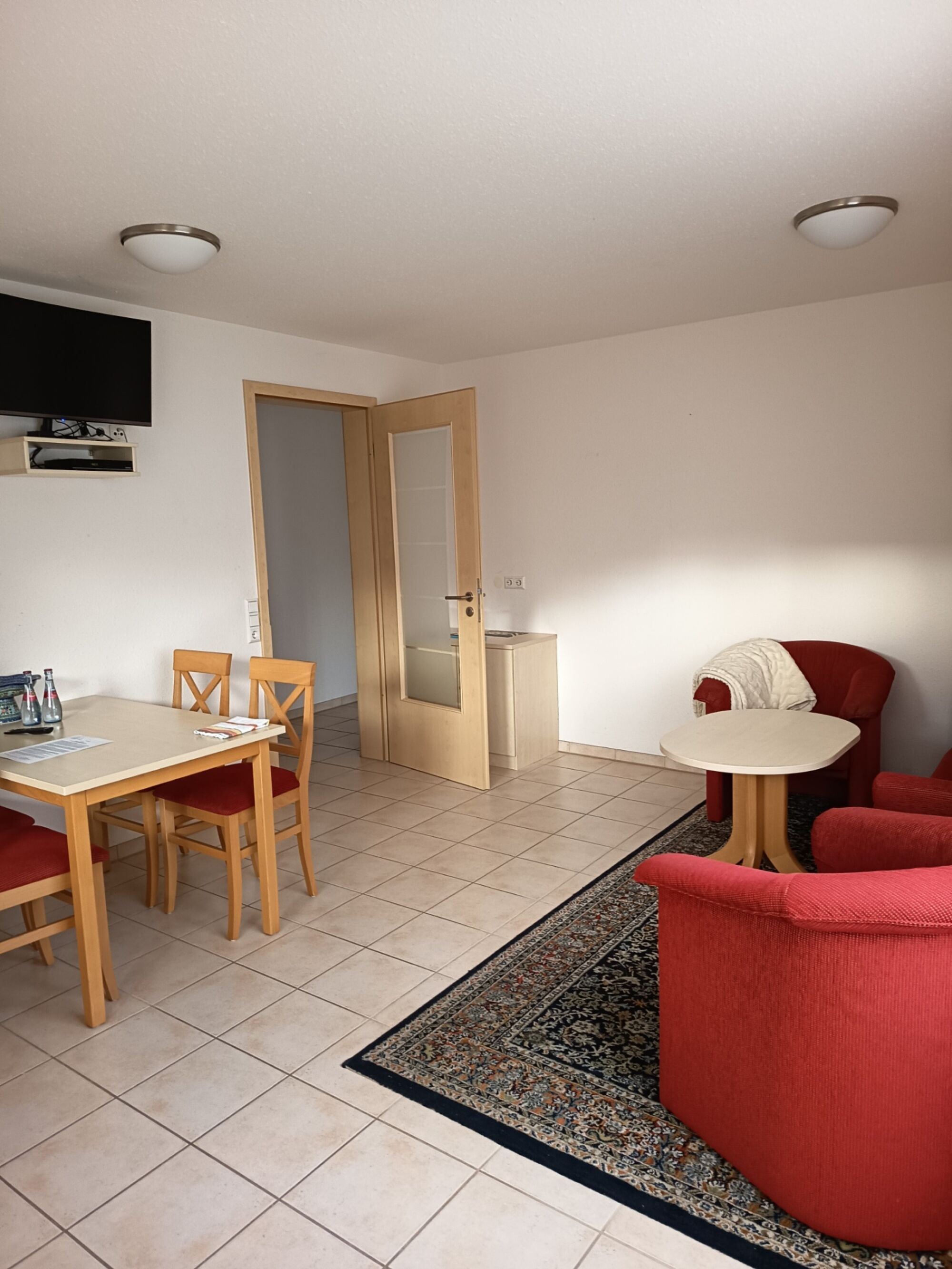 Wohnzimmer mit Essbereich