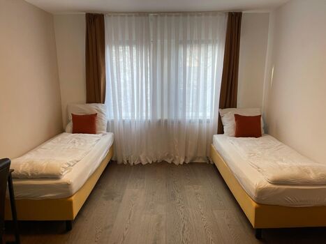 4-Zimmer-Wohnung in Bayreuth, frisch renoviert, nähe Zentrum Bild 1